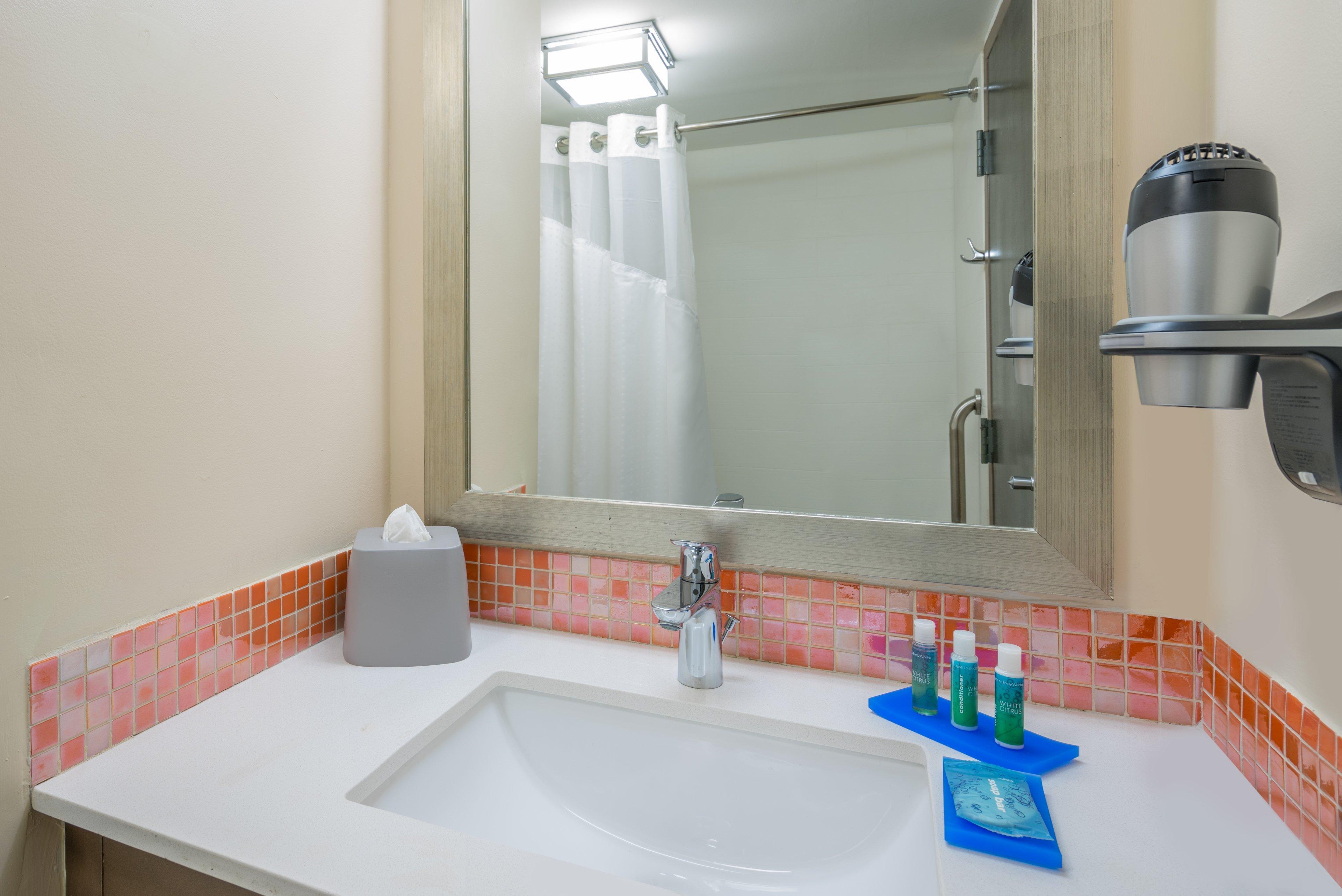 Holiday Inn Express & Suites Nassau By Ihg Екстер'єр фото